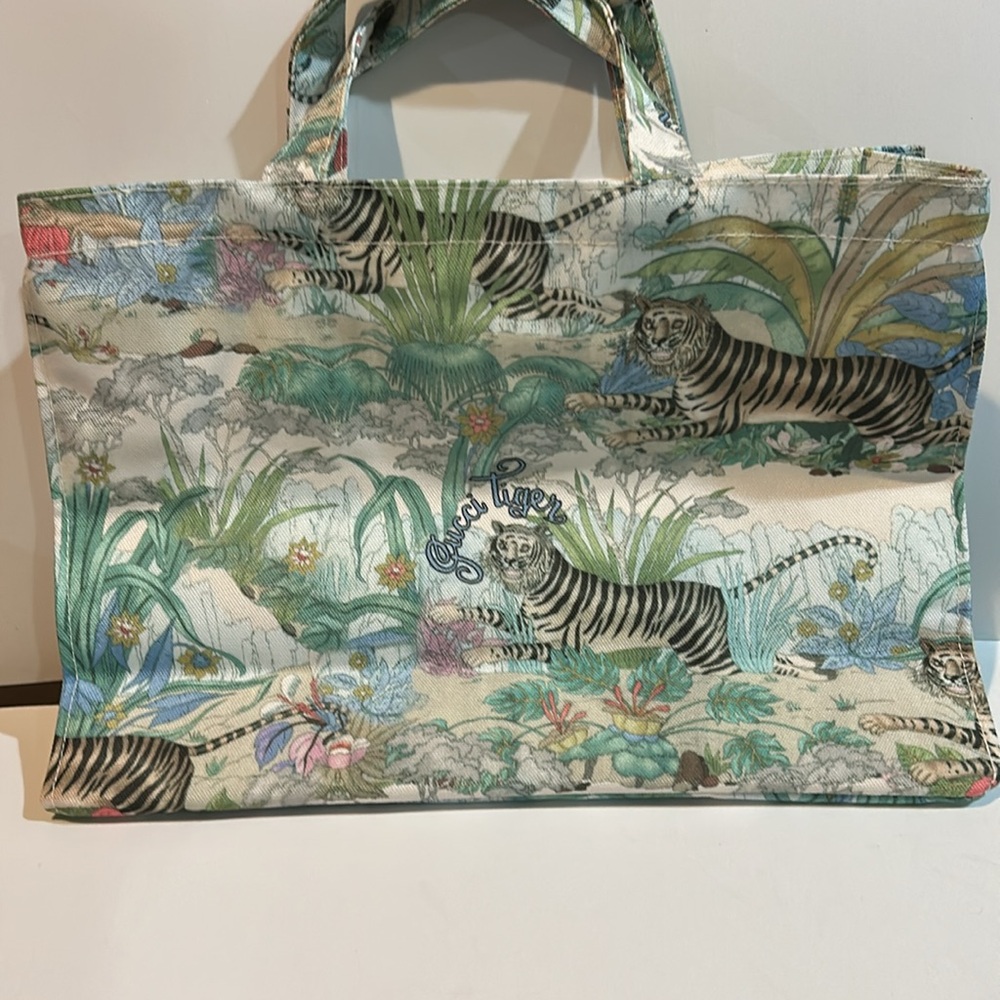 New VIP GWP GUCCI TOTE . - Picture 8 of 8